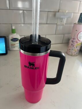 Stanley Vivid Hot Pink Travel Mug with Black Handle 30oz